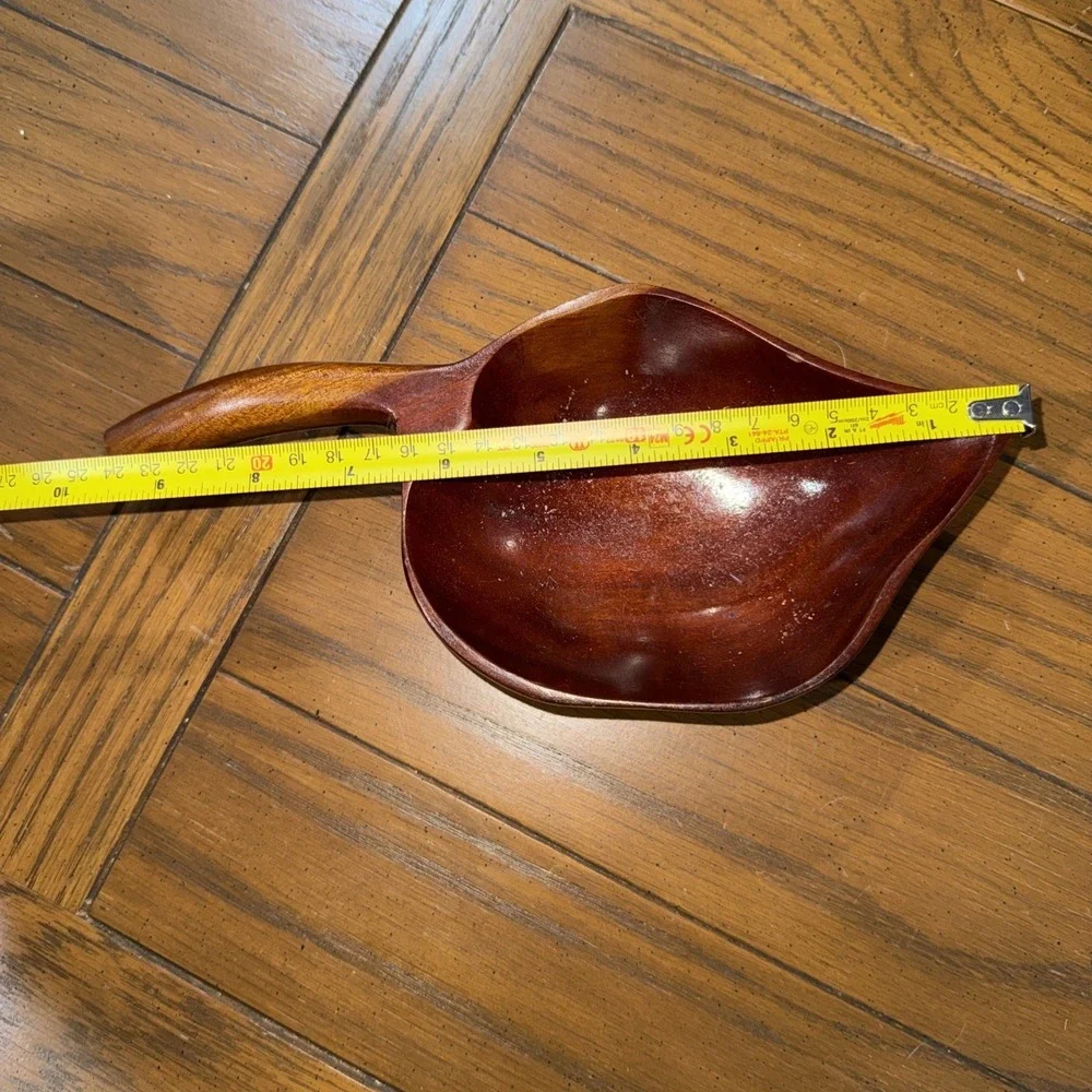 Hand‑Carved Monkeypod Leaf‑Shaped Wooden Bowl 10